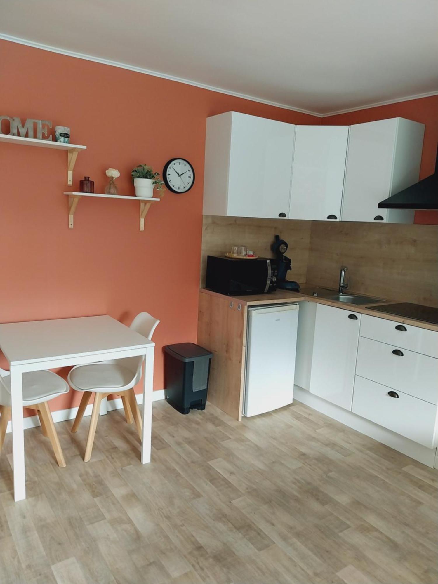 Superbe Grand Studio Tout Confort Avec Exterieur Poussan Exterior photo